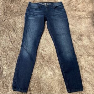 GUESS Los Angeles Low-Rise Skinny Jeans